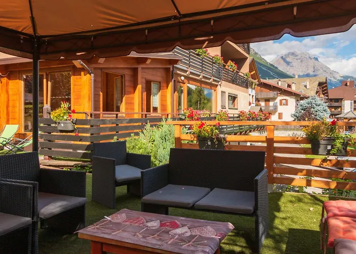 La Val Hotel