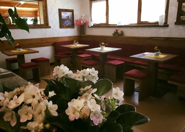 La Val Hotel
