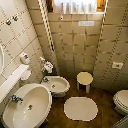 La Val Szálloda Isolaccia